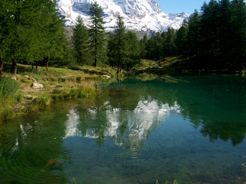 La montagna ed il lago pi belli del mondo